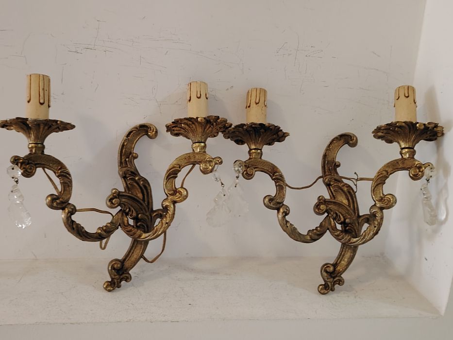 Superba pereche de aplice în stilul Rococo din bronz,piese cu o lucrătură deosebita