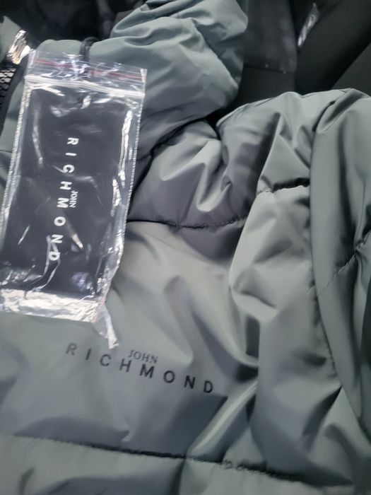 Geaca Richmond 2 fete  masura L originala