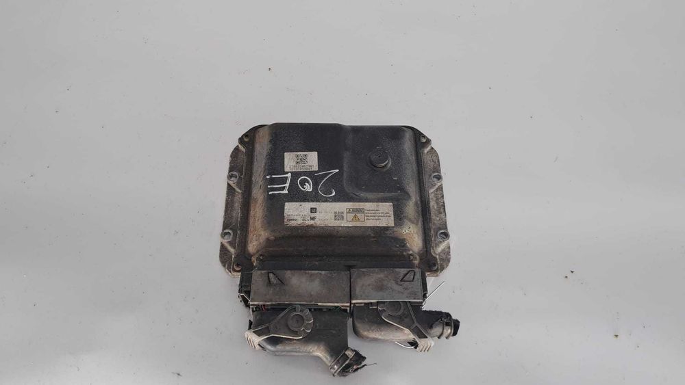 calculator motor ECU Opel Zafira an 2010 cod MB275800 / 98113173