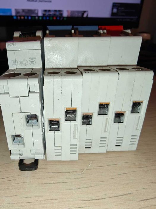 Siguranțe automate / Disjunctoare Eaton și ABB (1P+N, C10, C20) - Stare perfectă