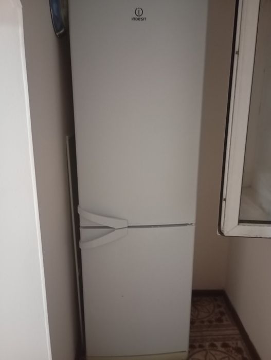 Срочно продам холодильник б/у