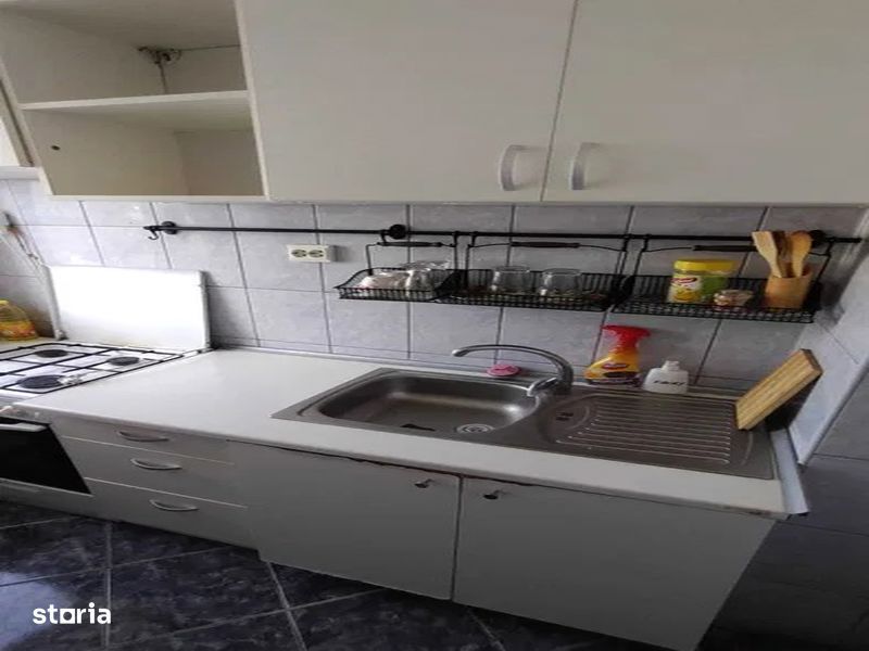 piata muncii apropiere metrou langa parcul national