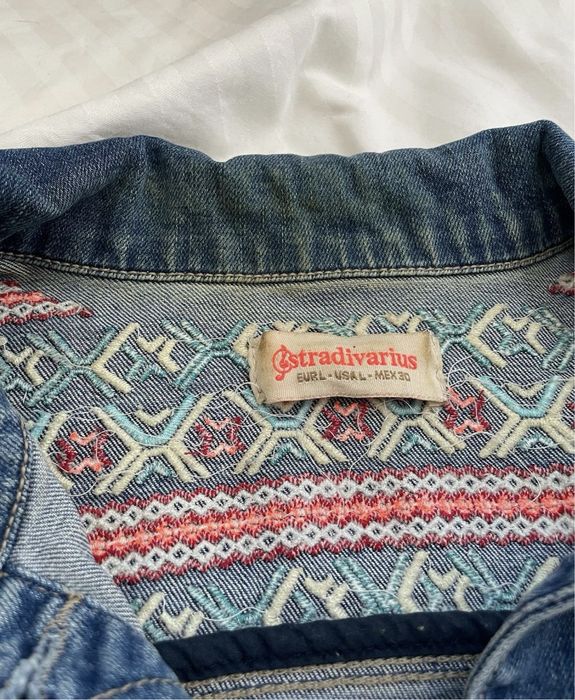 Geaca blugi brodata Stradivarius