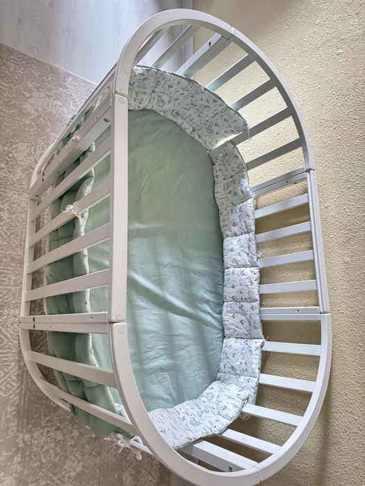 Манеж с бортиками