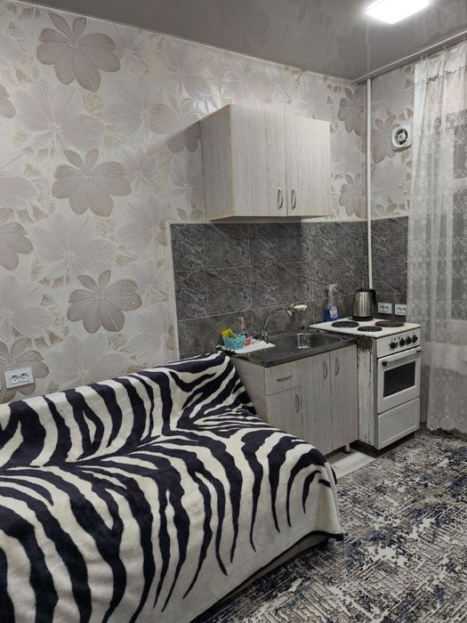 1 комнатную квартиру Сергели 2. Студия с обстановкой. Бывшее общежитие