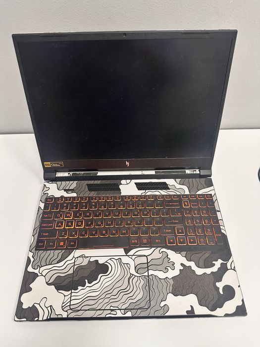 Acer Nitro V16  игровой ноутбук