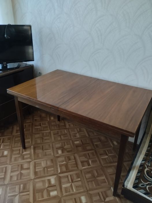 Стол полированный