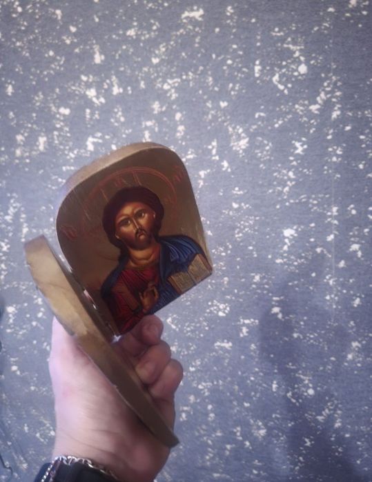 Плакет с две икони и дърворезба
