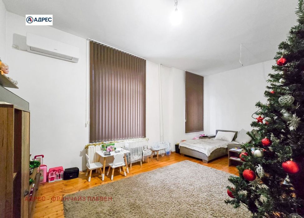 Продава се Тристаен апартамент в Плевен, Идеален център - 144 кв.м за 726 €/кв.м - Снимка #7