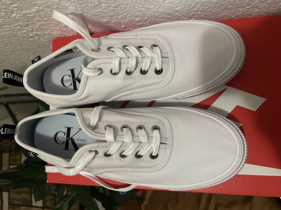 Calvin Klein Jeans обувки бели