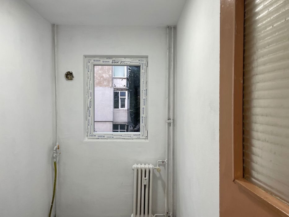 Vând apartament 4 camere