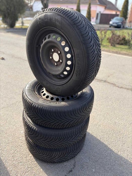 Set 4 jante otel cu anvelope iarna Renault Kadjar 215 65 R16