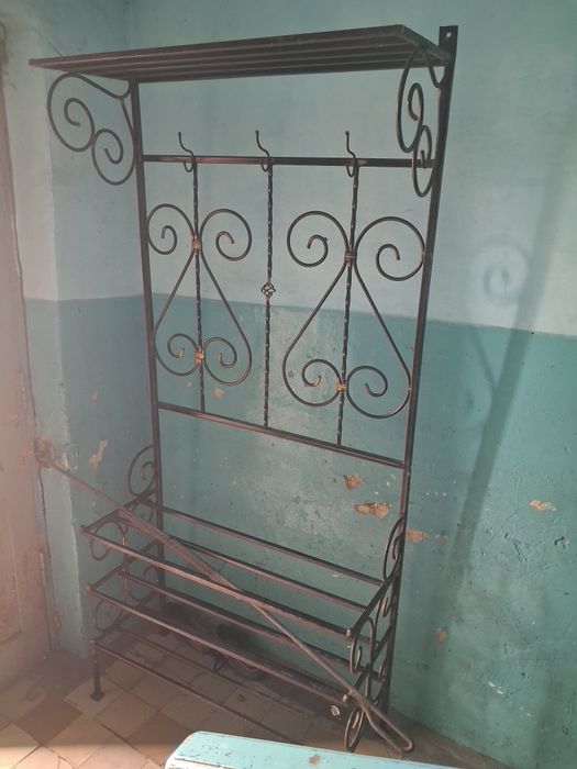 Продам прихожку,вешалка