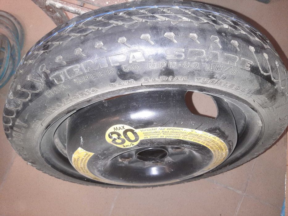 Помощна резервна гума