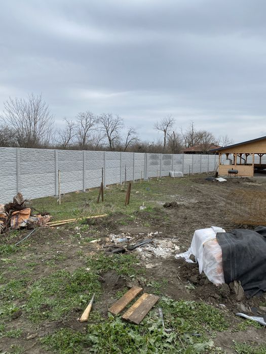 Gard beton din placi