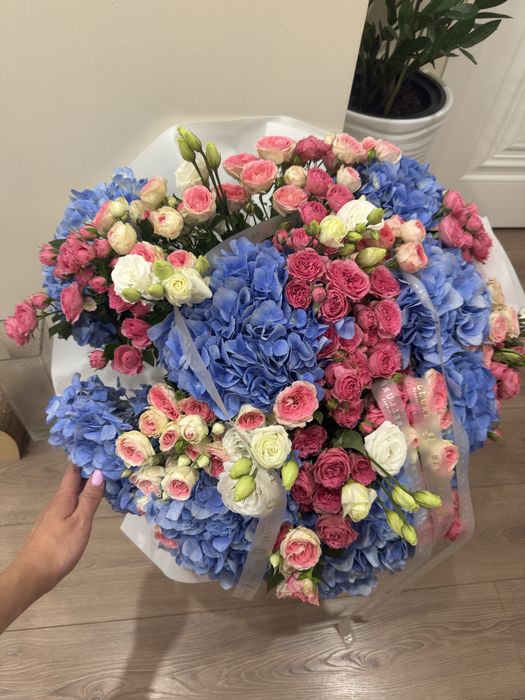 Шикарный огромный букет