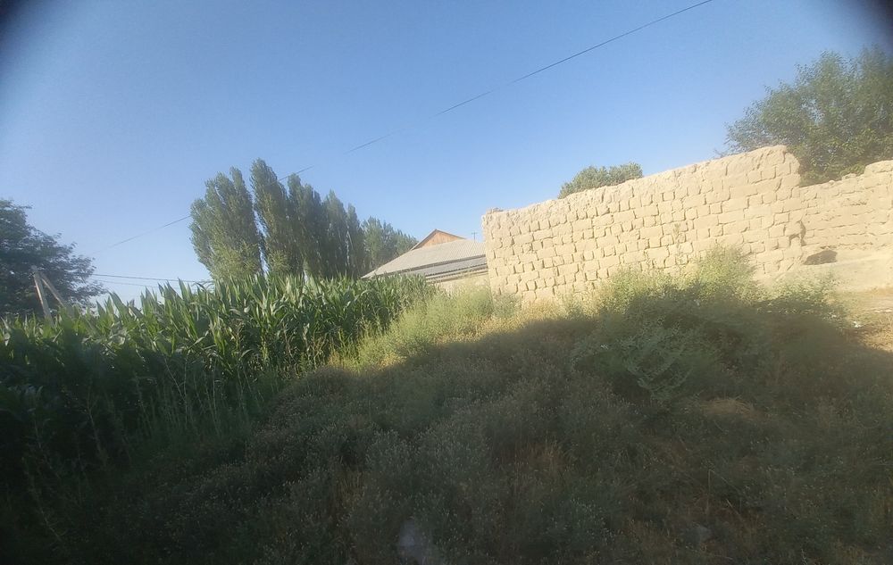 Yer uchatskasi sotiladi 4 xona va oshxona bitoni quyilgan