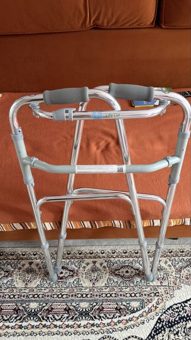 Продам ходунки складные,  без колес