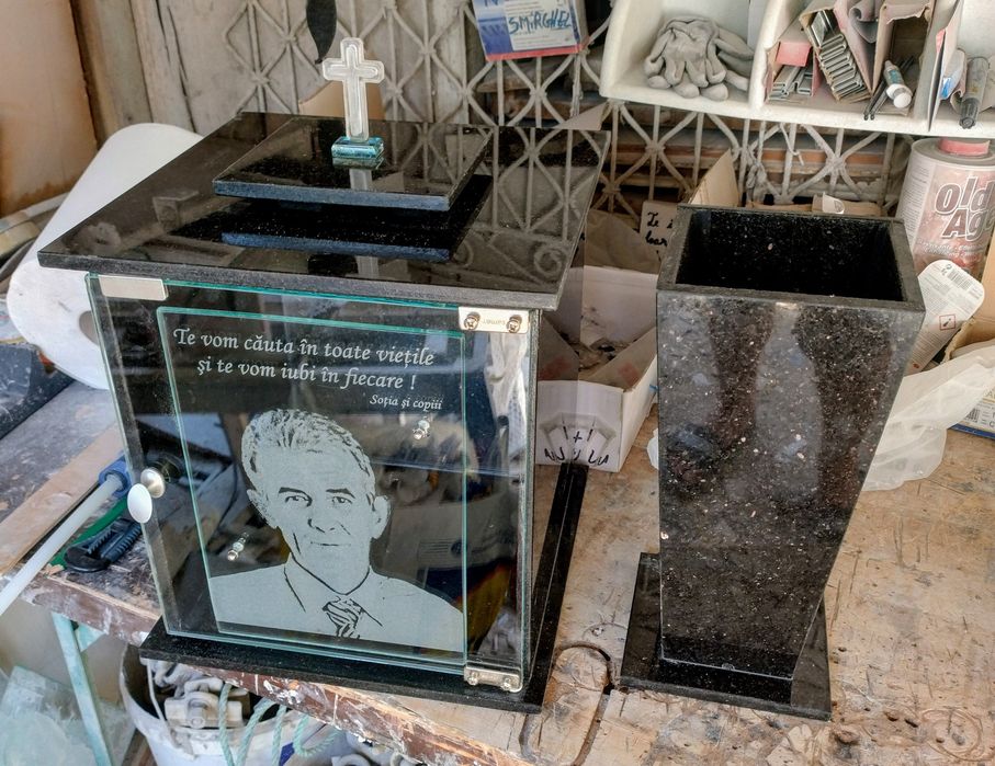 Felinar cimitir funerar granit candela căsuța