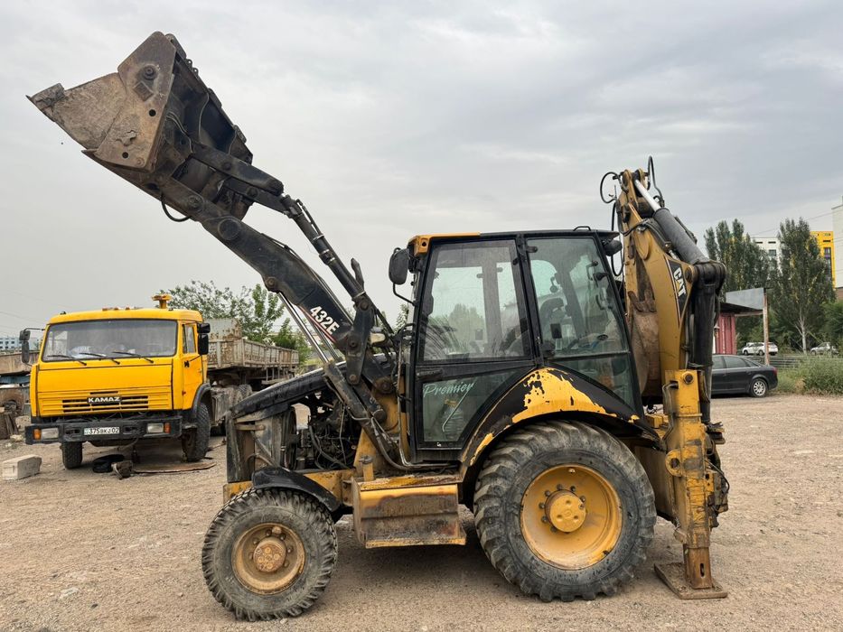 Продам экскаватор-погрузчик Caterpillar 432E