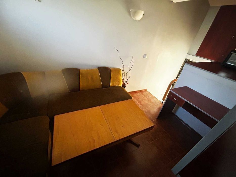 Отдавам самостоятелна квартира(къща) на две нива+