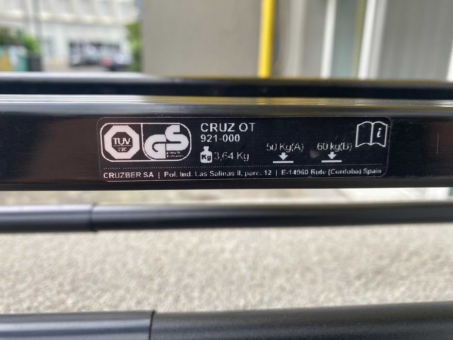 Portbagaj auto in stare perfecta. Utilizat doar 5 luni.