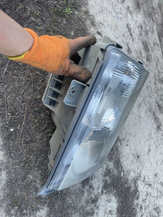 Фара правая w124 дорест