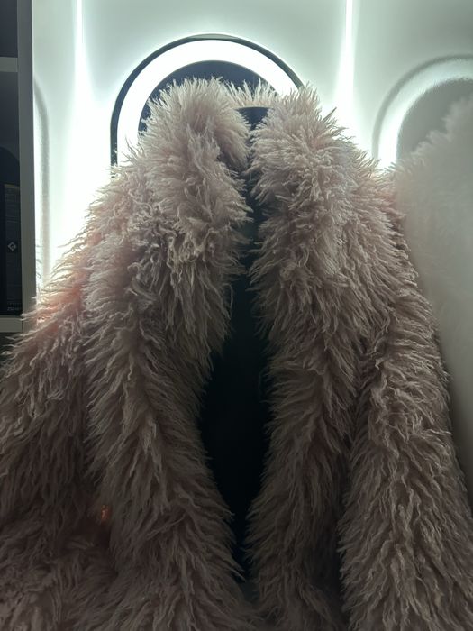 Пухено розово палто