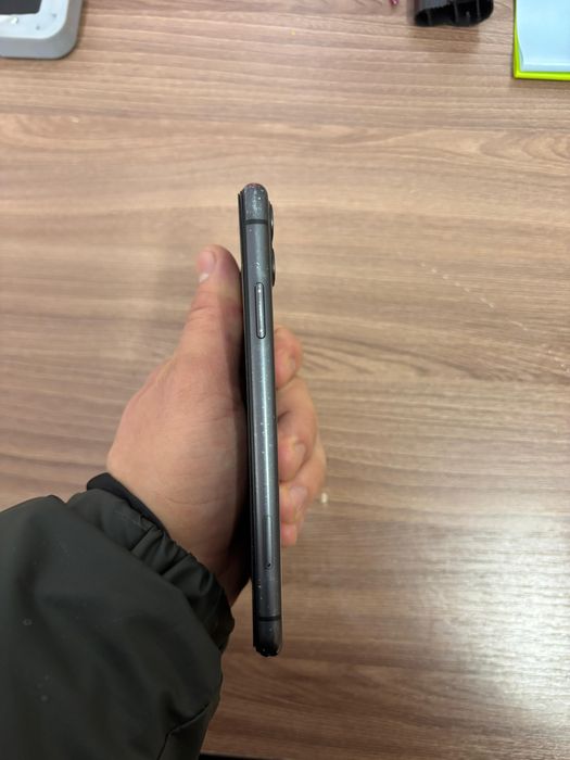 Айфон 11 64гб…………