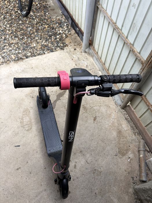 Se vine bicicleta + trotineta electrica cu batere detasabila