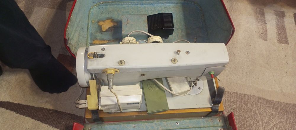 Швейная машинаПодольск 142