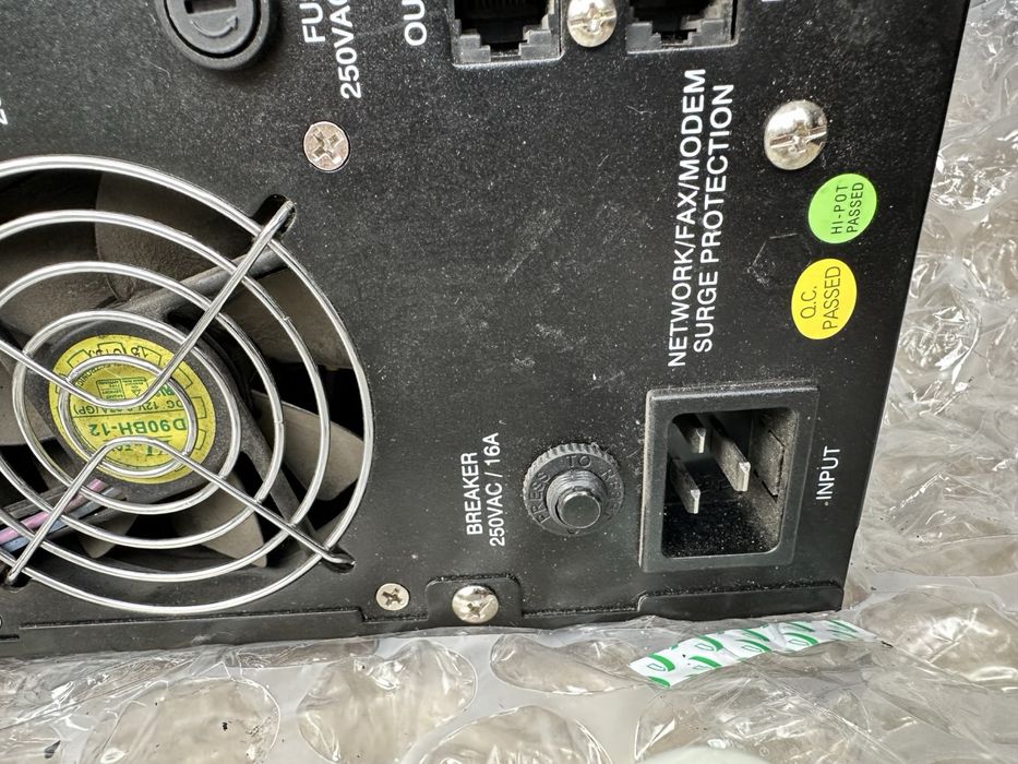 UPS EATON 3000 VA / 2700W - топ състояние