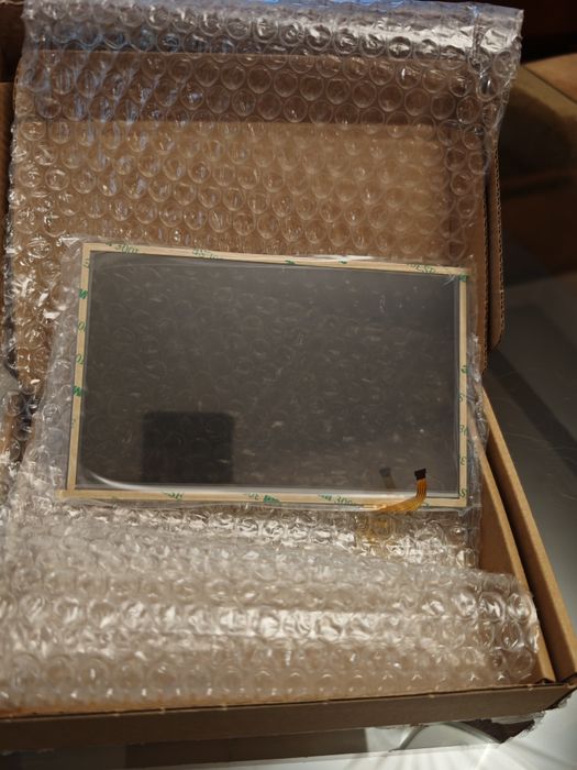 Продавам тъч скрийн/touch screen за навигация lexus is220d/is250