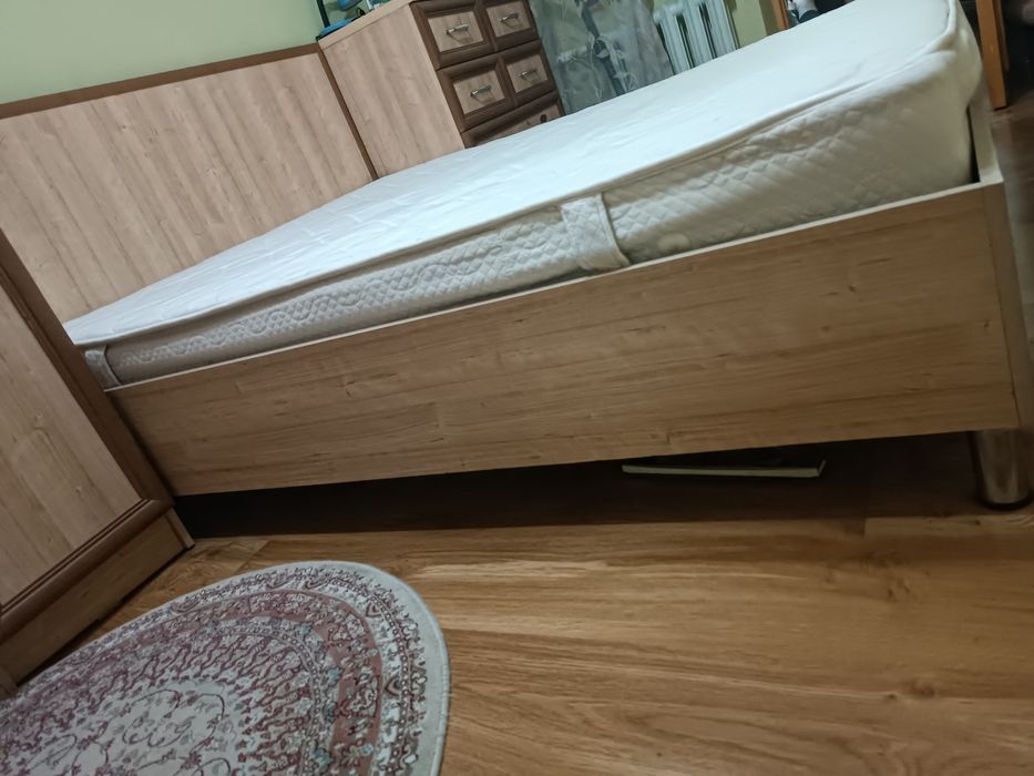 Кровать двуспальная