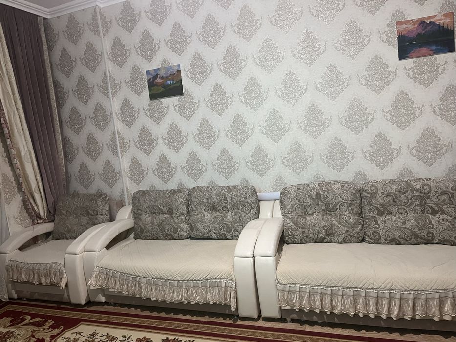 Диван тройка в хорошем состоянии