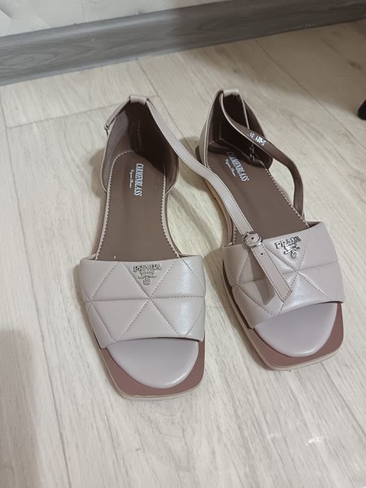 Босоножки  летние