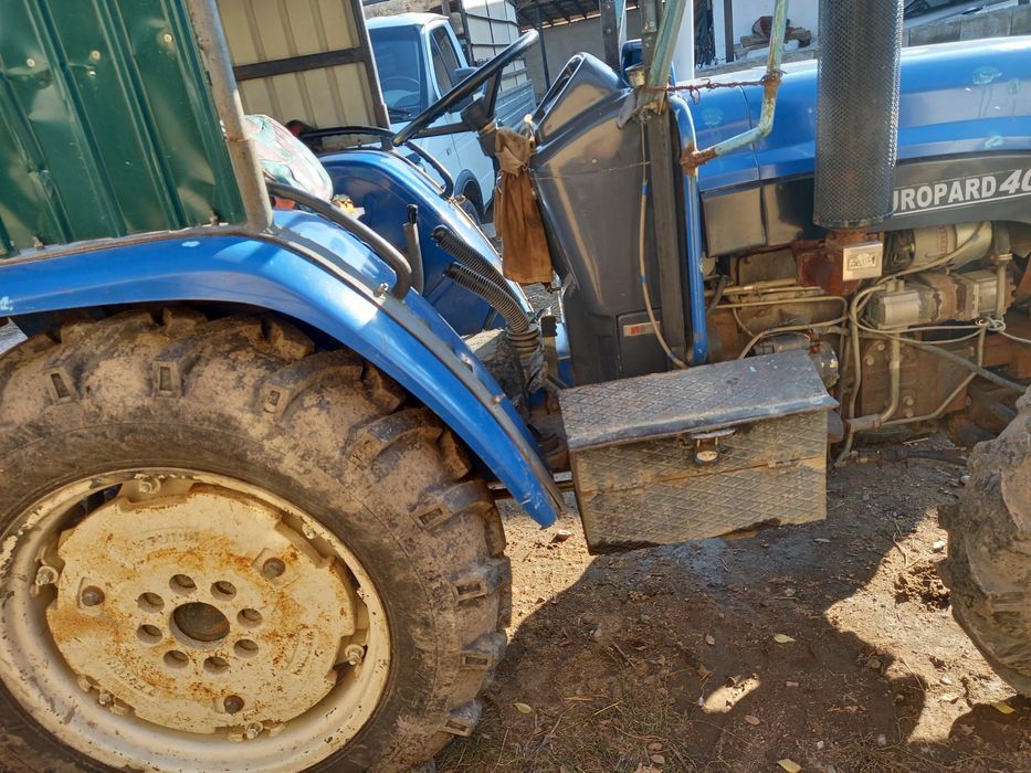 Трактор и прицеп