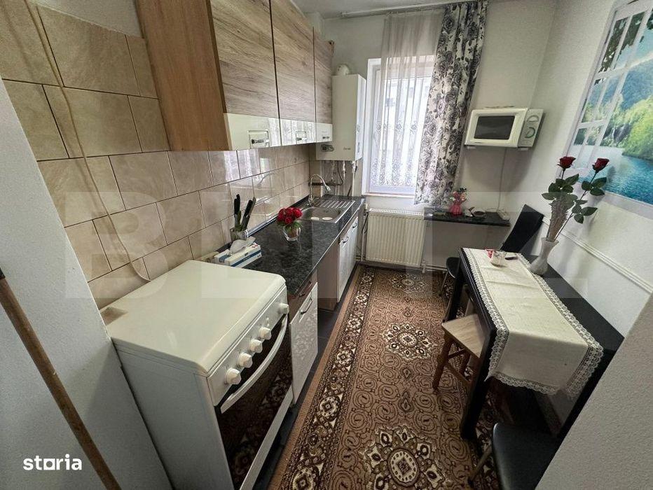 Apartament 2 camere, semidecomandat, 40 mp, zona Micro – mobilat si — fotografia 1
