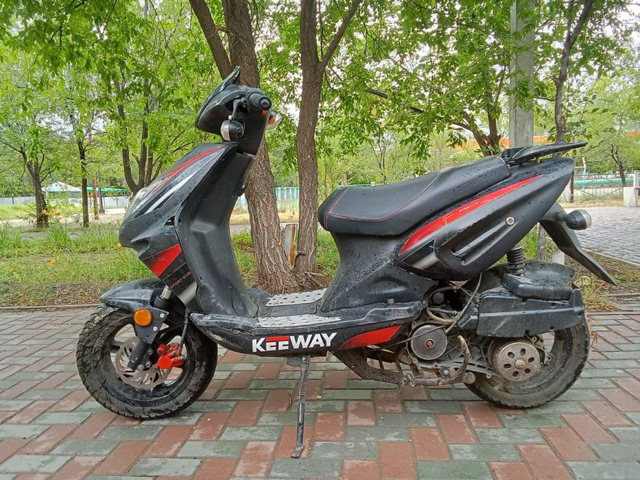 Продам скутер Keeway F-Act 50