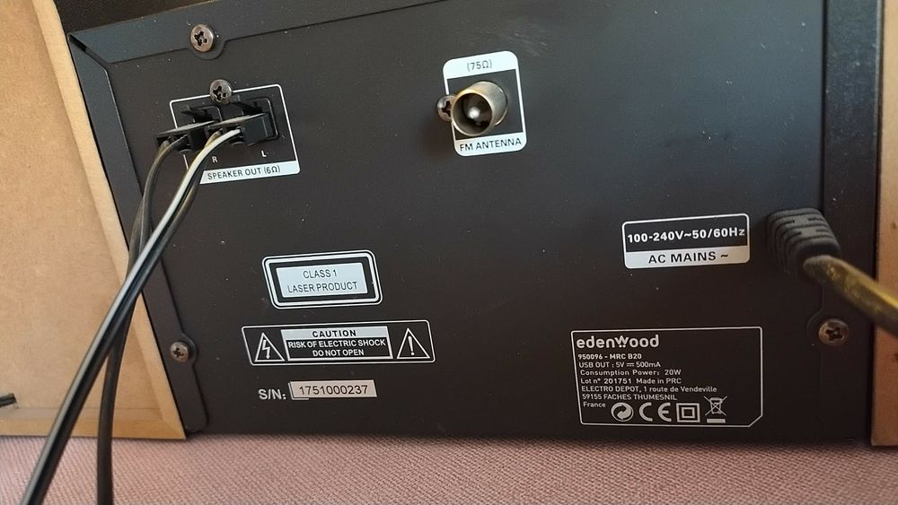 Vând set boxe cu sodiu stic usb