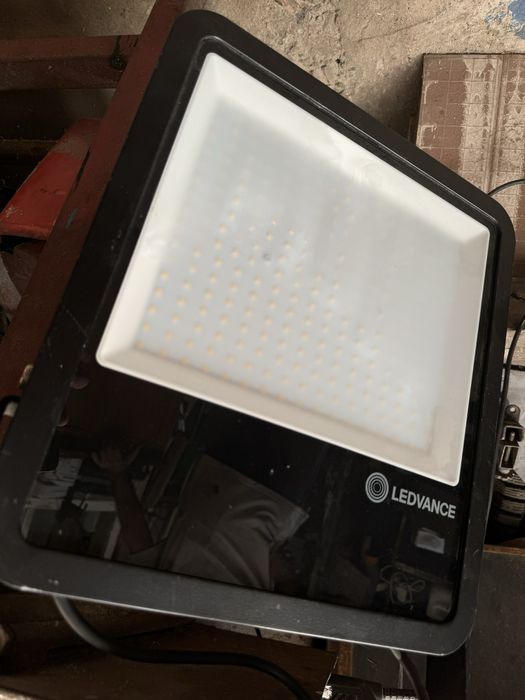 Proiectoare LED 180/200w