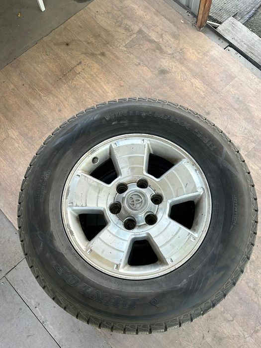 Шины зимние Dunlop winter max без дисков  продам