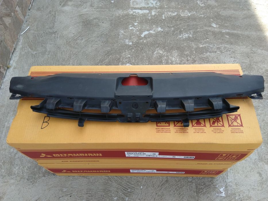 Кора между капак и предна броня за Пежо 307