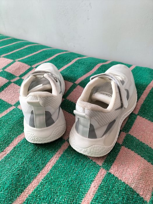 Продам кроссовки