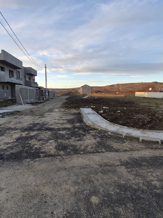 Vând teren zona Walter