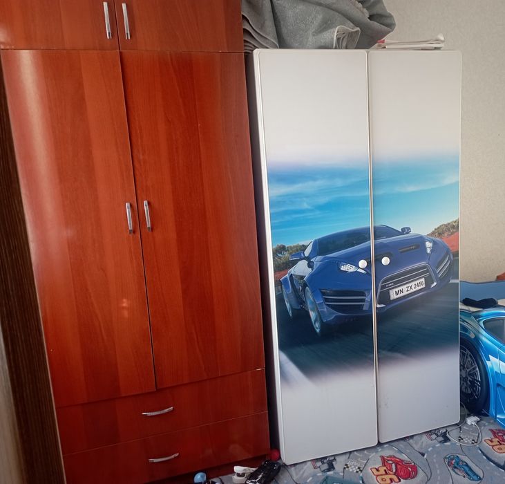 Продам два шкафа