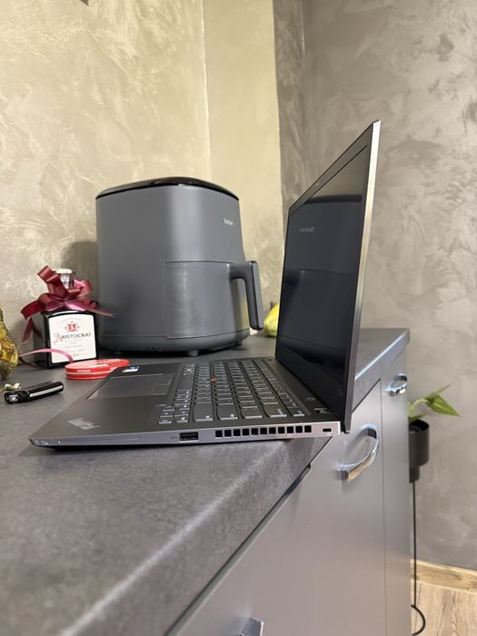 Лаптоп Lenovo T14S Gen2 I7-1185G7, 16GB, 512GB с Тъчскрийн Алуминиев!