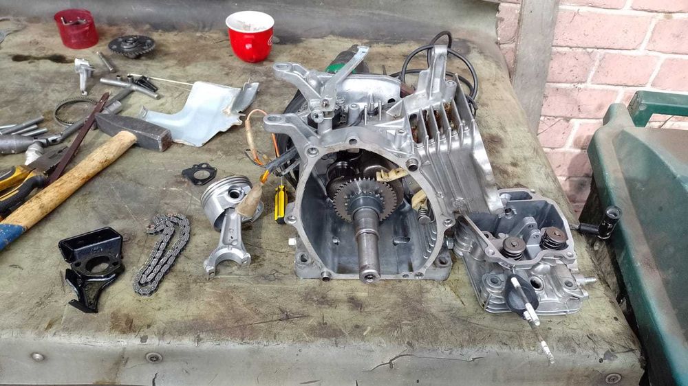 Reparații și service generatoare de curent (bobinaj, piese, mecanică)