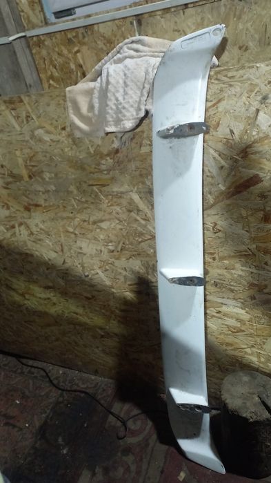 Продам споллер на багажник