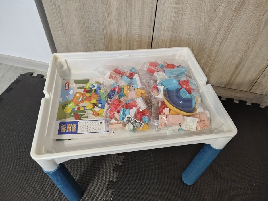 Masa multifunctionala lego copii cu scaunel, cutiute si spatiu  depozitare si cuburi/piese lego, ajustabila, reglabila pe inaltime